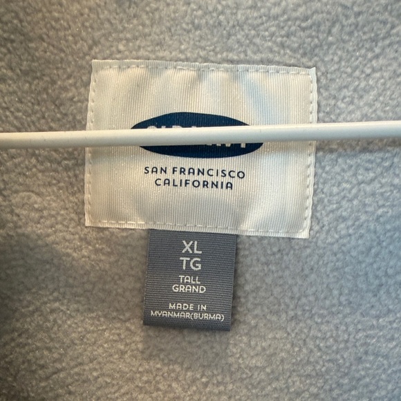 Shiny Silver Quilted Vest - Picture 3 of 3